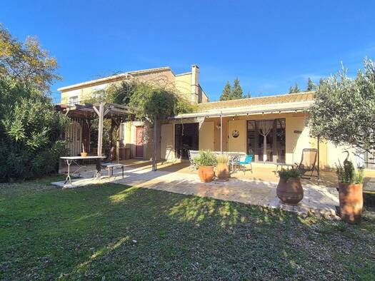 Einfamilienhaus zum Kauf 6 Zimmer 182 m² 4.592 m² Grundstück EYGALIERES 13810