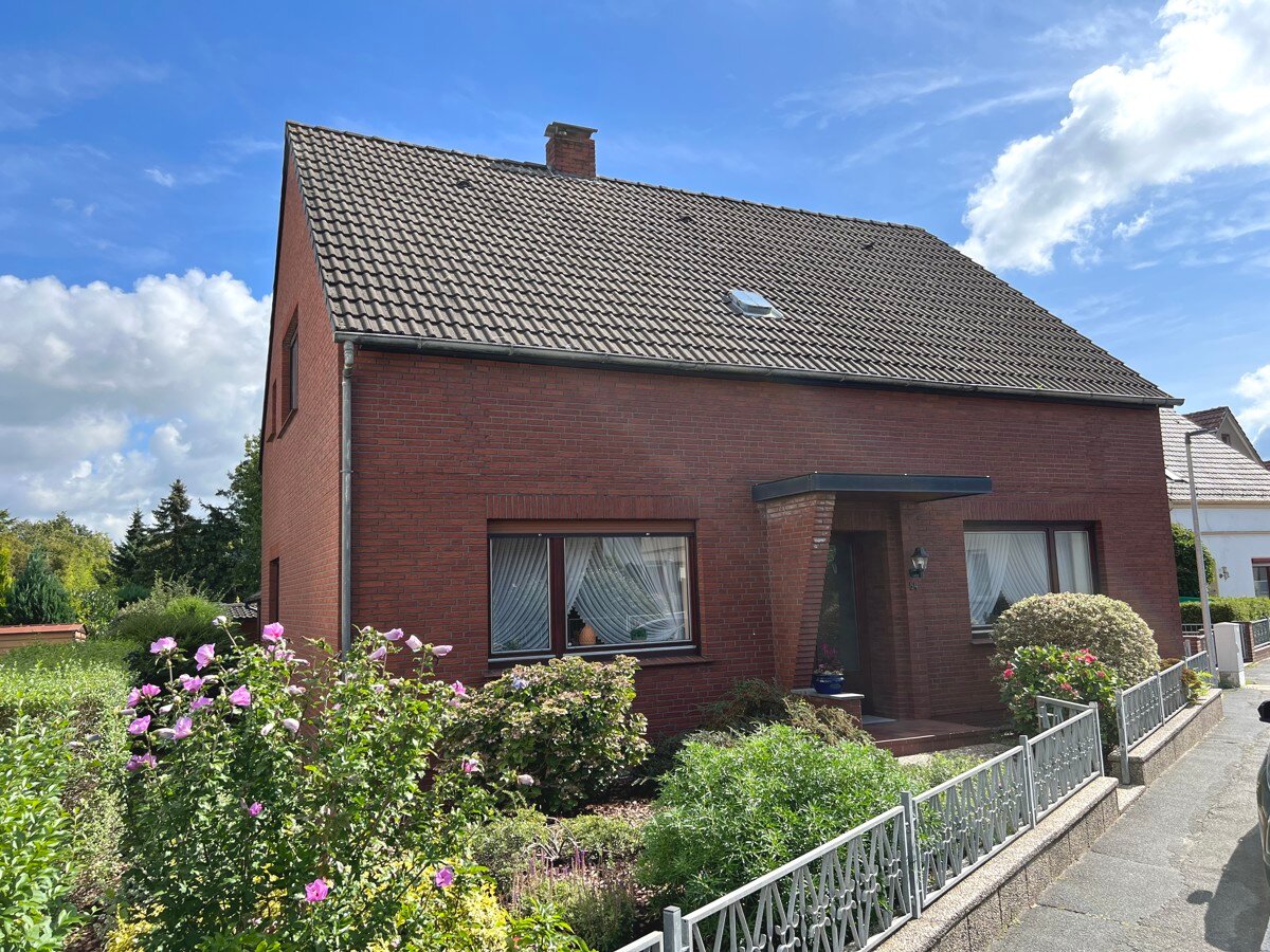 Einfamilienhaus zum Kauf 259.000 € 6 Zimmer 185 m²<br/>Wohnfläche 935 m²<br/>Grundstück Blumenthal Bremen / Blumenthal 28779