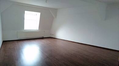 Wohnung zur Miete 350 € 2 Zimmer 78 m² Dachgeschoss, 4. Geschoss frei ab sofort A.-Puschkin-Platz 2 Innenstadt Riesa 01587