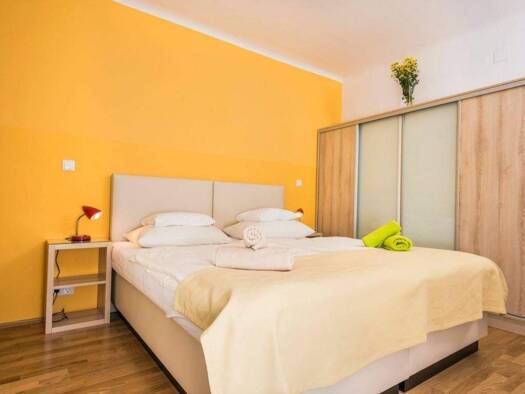 Mehrfamilienhaus zur Miete 1.000 € 2,5 Zimmer 80 m² frei ab sofort Bruck Erlangen 91058