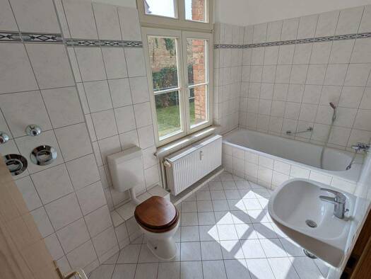 Wohnung zur Miete 700 € 3 Zimmer 80 m² 3 Geschosse frei ab 01.02.2026 Zierker Straße 14 Neustrelitz 17235