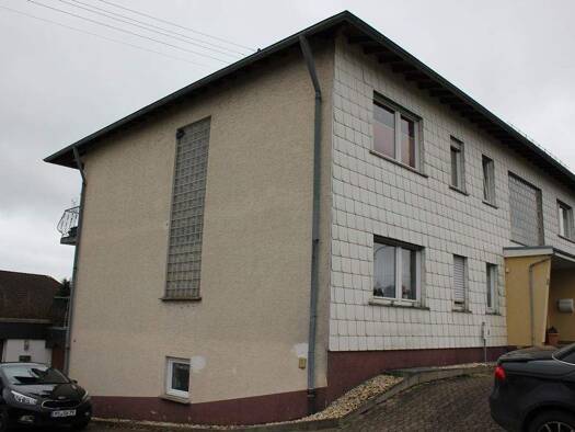 Mehrfamilienhaus zum Kauf als Kapitalanlage geeignet 419.000 € 12 Zimmer 322 m² 1.100 m² Grundstück Kirchwald 56729