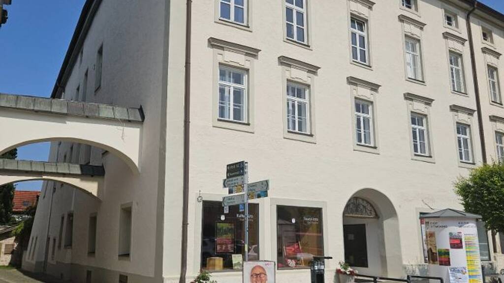 Wohnung zur Miete 790 € 3 Zimmer 75 m² 1. Geschoss frei ab 01.07.2026 Stadtplatz 2a Tittmoning 84529