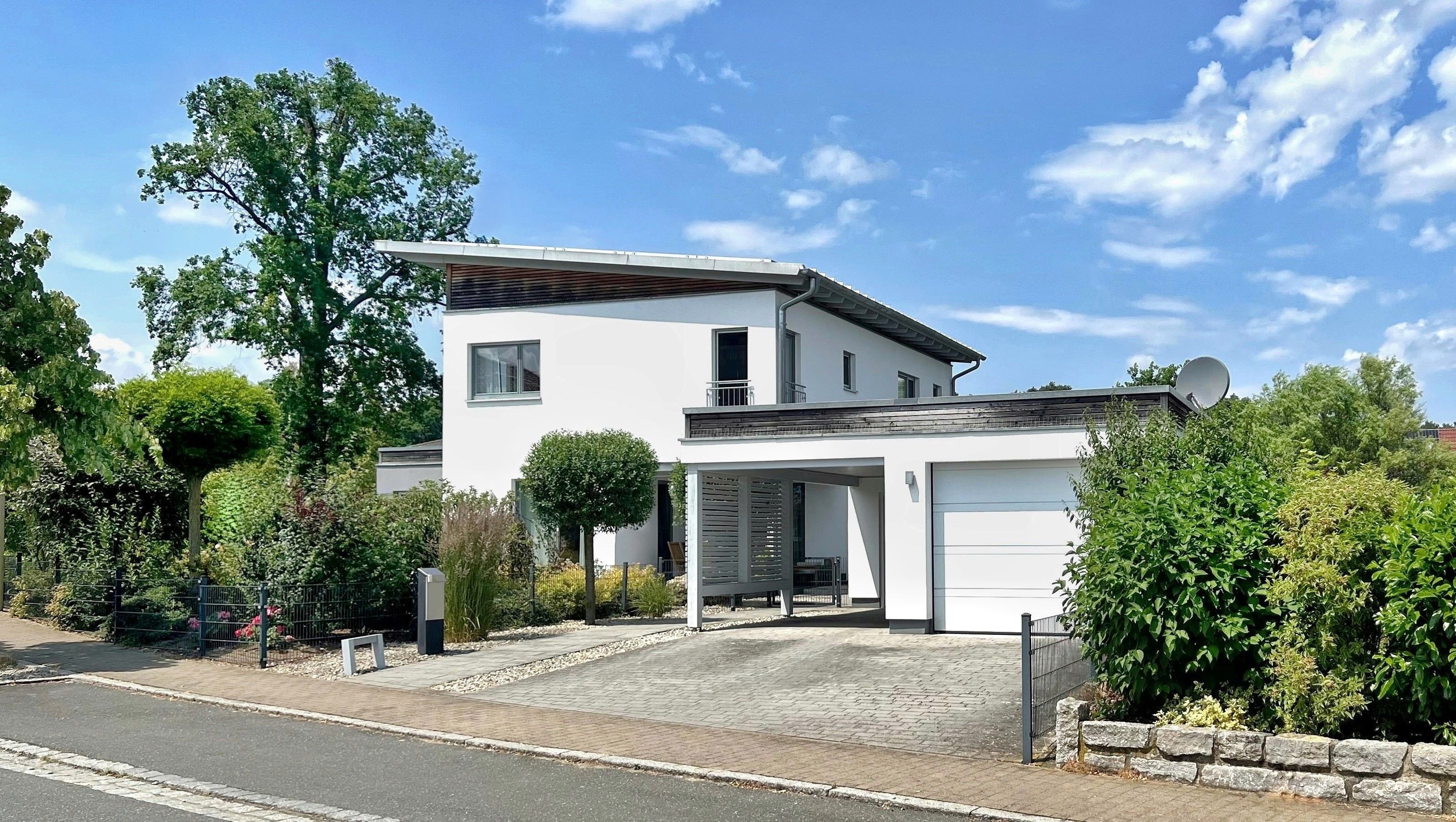 Einfamilienhaus zum Kauf 850.000 € 5 Zimmer 162,1 m²<br/>Wohnfläche 826 m²<br/>Grundstück Juliushof Hirschaid 96114