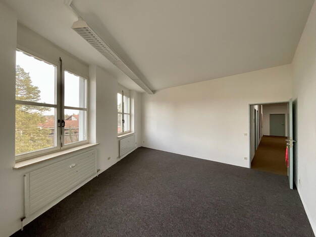 Bürofläche zur Miete provisionsfrei 2.250 € 300 m² Bürofläche Blumenstraße 17 Gartenberg Geretsried 82538