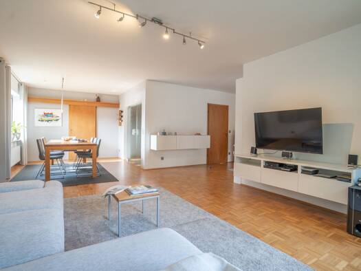 Doppelhaushälfte zur Miete 1.640 € 4,5 Zimmer 160 m² 514 m² Grundstück Hagenau Baiersdorf / Hagenau 91083