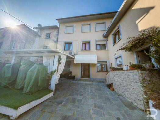 Haus zum Kauf 200.000 € 4 Zimmer 138 m² frei ab sofort Camiore 55041