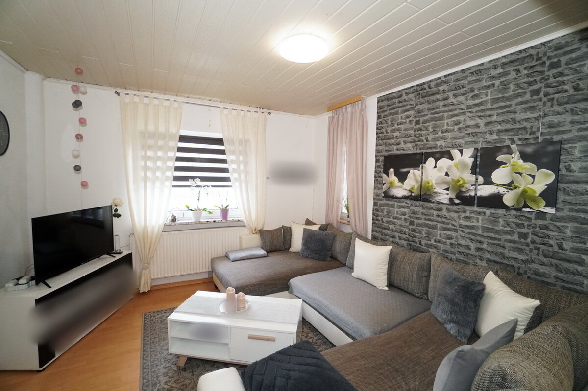 Einfamilienhaus zum Kauf 129.900 € 7 Zimmer 137 m²<br/>Wohnfläche 253 m²<br/>Grundstück ab sofort<br/>Verfügbarkeit Altenbeken Altenbeken 33184