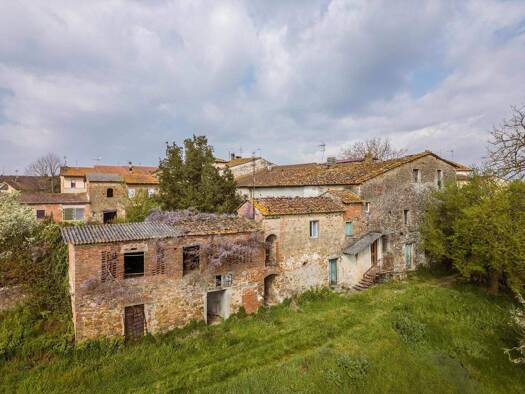 Bauernhaus zum Kauf 350.000 € 10 Zimmer 931 m² 26.000 m² Grundstück frei ab sofort Larciano 51036