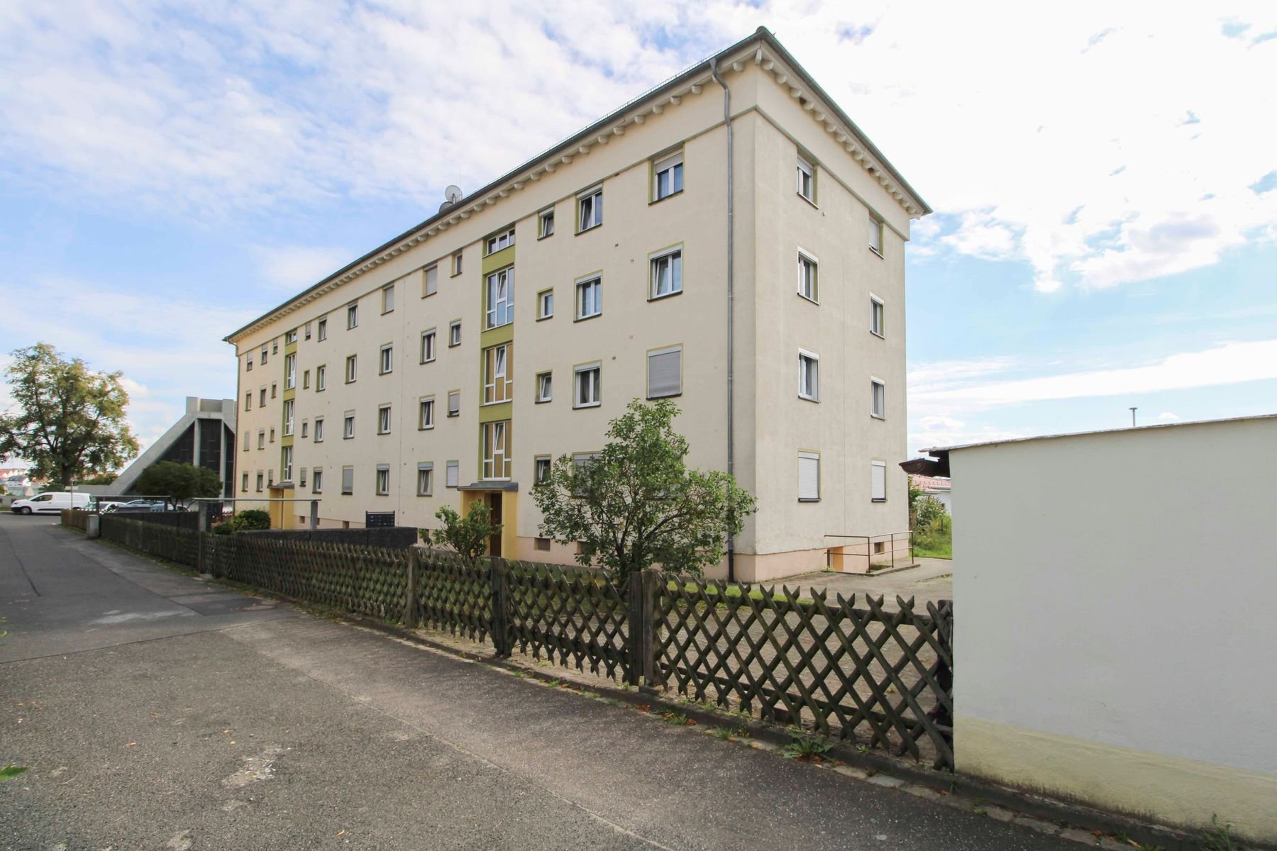 Wohnung zum Kauf 119.000 € 2 Zimmer 51,2 m²<br/>Wohnfläche 1.<br/>Geschoss ab sofort<br/>Verfügbarkeit Bergsteig Amberg 92224