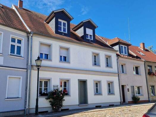 Mehrfamilienhaus zum Kauf 345.000 € 8 Zimmer 211,3 m² 150 m² Grundstück Mauerstraße 13 Perleberg Perleberg 19348