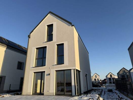 Einfamilienhaus zur Miete - Erstbezug 2.100 € 4 Zimmer 150,4 m² 286 m² Grundstück frei ab 01.02.2026 Köfering 93096