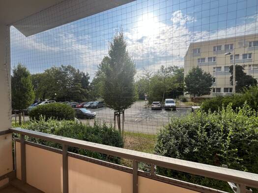 Wohnung zur Miete 349 € 4 Zimmer 70 m² frei ab sofort Dortmunder Straße 10 Neuplanitz Zwickau 08062