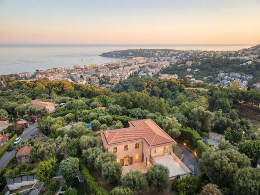 Einfamilienhaus zum Kauf 3.950.000 € 6 Zimmer 400 m² 2.900 m² Grundstück Bioves-Casino Menton 06500