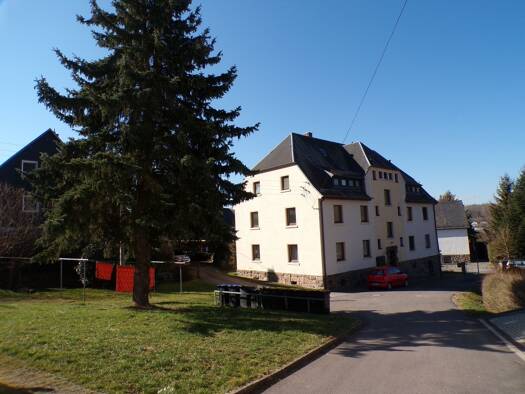 Mehrfamilienhaus zum Kauf 160.000 € 379 m² 1.320 m² Grundstück Kriebethal Kriebstein 09648