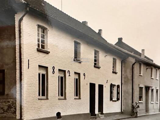 Mehrfamilienhaus zum Kauf 168.000 € 9 Zimmer 140 m² 380 m² Grundstück Beckrath Mönchengladbach 41189