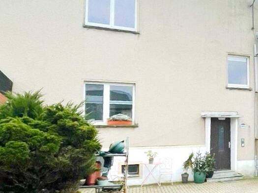 Wohnung zur Miete 468 € 3 Zimmer 72 m² 2. Geschoss frei ab sofort Friedhofstraße Meerane 08393