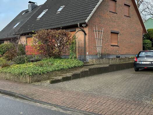 Doppelhaushälfte zum Kauf 345.000 € 5 Zimmer 120 m² 550 m² Grundstück frei ab sofort Henstedt-Ulzburg 24558