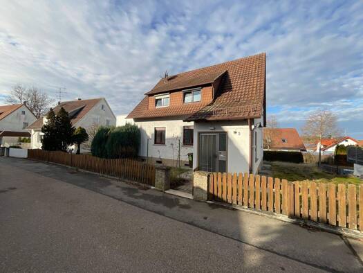 Einfamilienhaus zum Kauf 6,5 Zimmer 169 m² 426 m² Grundstück frei ab sofort Laichingen 89150