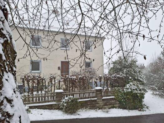 Einfamilienhaus zum Kauf 319.000 € 8 Zimmer 150 m² 877 m² Grundstück Thurndorf Kirchenthumbach 91281