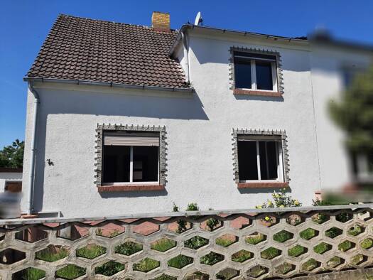 Doppelhaushälfte zum Kauf 119.000 € 6 Zimmer 120 m² 925 m² Grundstück frei ab 01.09.2026 Bad Düben Bad Düben 04849