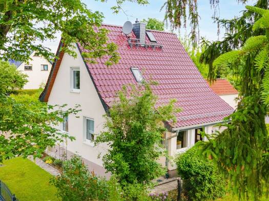 Haus zum Kauf 390.000 € 4 Zimmer 74,2 m² 740 m² Grundstück Rehfelde Rehfelde 15345