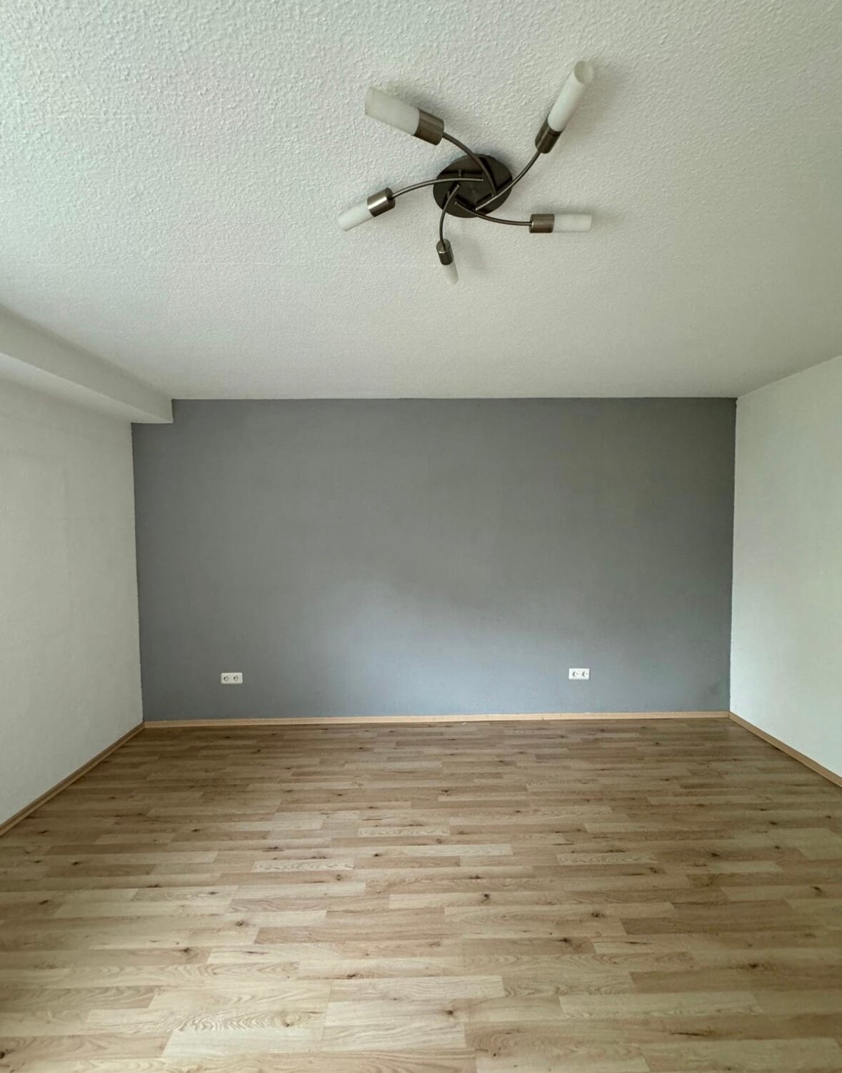 Wohnung zur Miete 430 € 2 Zimmer 45 m²<br/>Wohnfläche UG<br/>Geschoss ab sofort<br/>Verfügbarkeit Berliner Straße Lingenfeld 67360