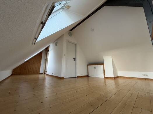 Maisonette zur Miete 990 € 3,5 Zimmer 77,6 m² 4. Geschoss Oranienstraße 42 Wiesbaden Wiesbaden 65185