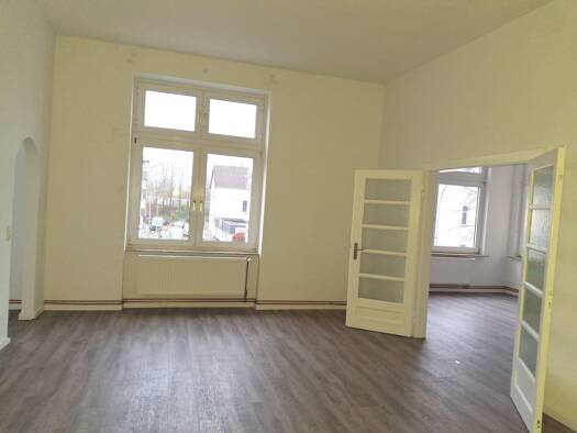 Wohnung zur Miete 655 € 3 Zimmer 92 m² frei ab sofort Mitte Mitte 27576