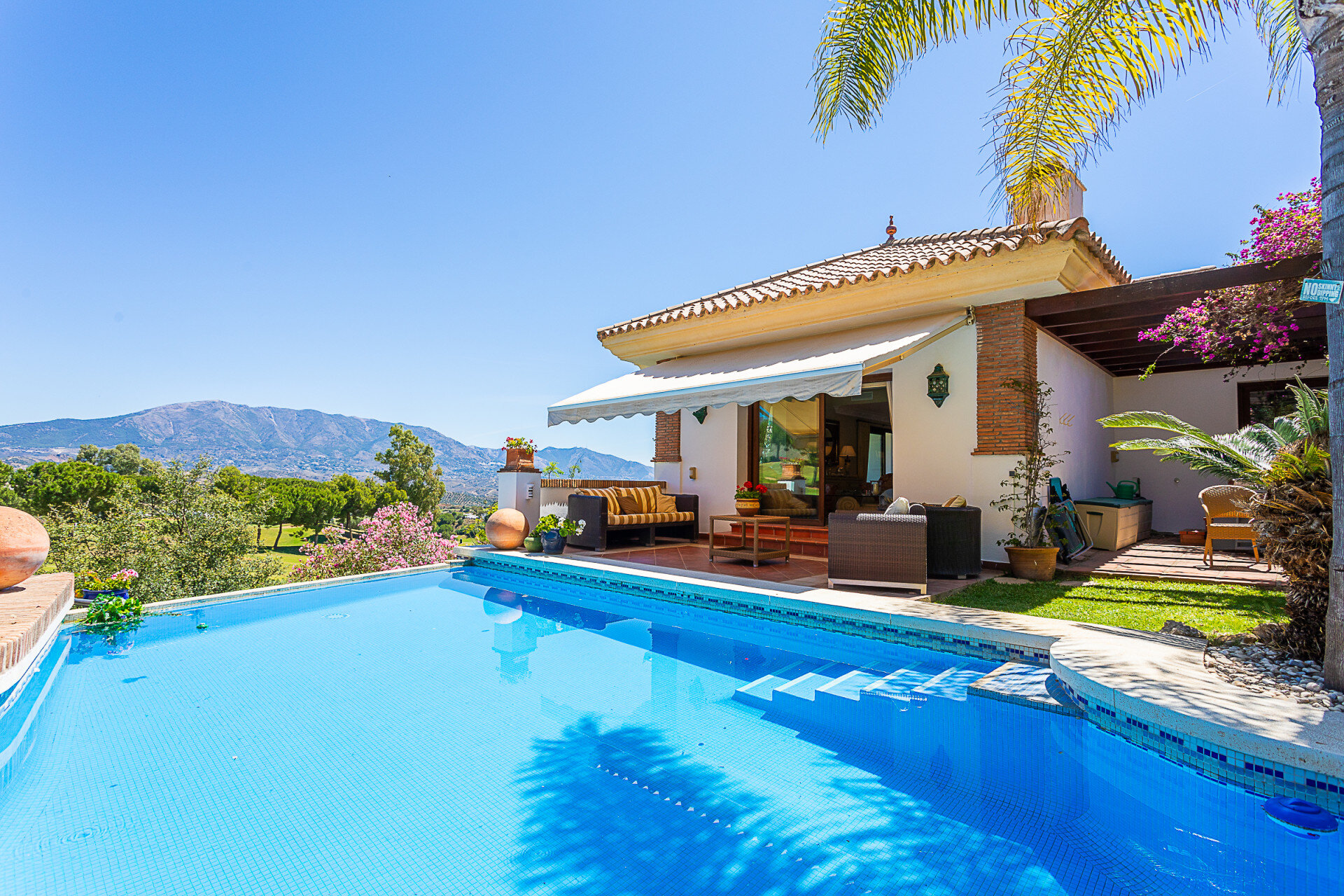 Villa zum Kauf 1.399.000 € 5 Zimmer 328,8 m²<br/>Wohnfläche 1.100 m²<br/>Grundstück Mijas Costa 29649