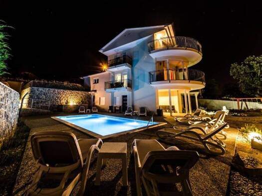 Haus zum Kauf 1.600.000 € 8 Zimmer 380 m² Icici, Ika