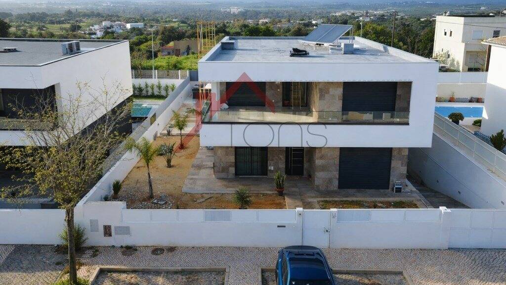 Haus zum Kauf 1.500.000 € 376 m² 540 m² Grundstück Portimão 8500