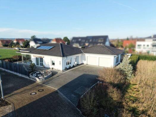Bungalow zum Kauf 549.000 € 3,5 Zimmer 152 m² 1.145 m² Grundstück Bennien Melle 49328