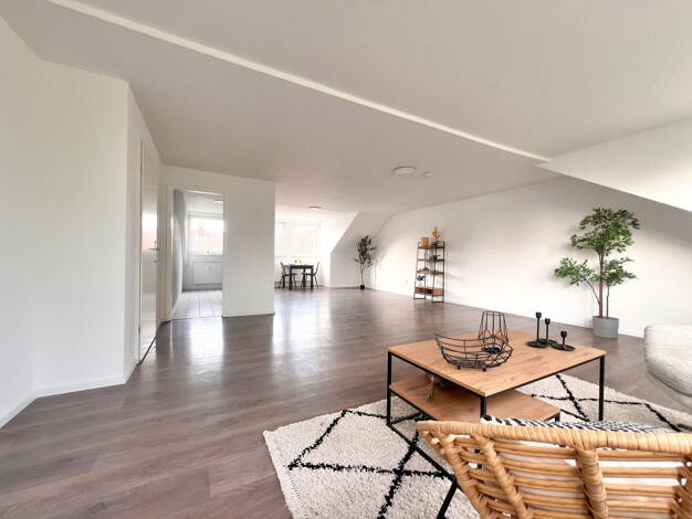 Wohnung zum Kauf provisionsfrei 280.000 € 3 Zimmer 87 m² Dachgeschoss, 2. Geschoss Franz-Decker-Str. 2 Urbach Köln 51145