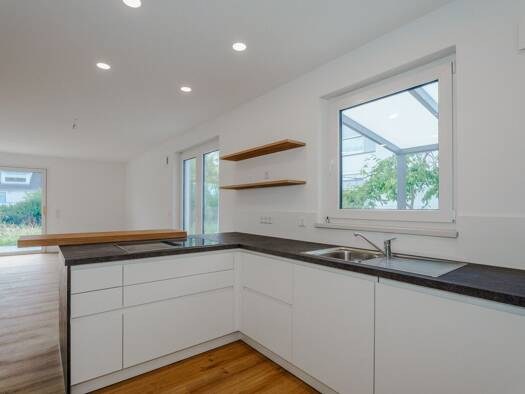 Doppelhaushälfte zur Miete 1.800 € 4,5 Zimmer 126 m² Schwenningen Villingen-Schwenningen 78056