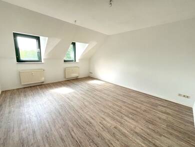 Wohnung zur Miete 485 € 3 Zimmer 88,2 m² Dachgeschoss, 4. Geschoss frei ab sofort Wartburgstraße 18a Bernsdorf Chemnitz 09126