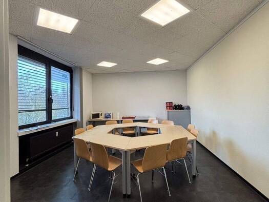 Praxisfläche zur Miete 2.600 € 3 Zimmer 246 m² Bürofläche Brandenburger Platz 1 Eschberg Saarbrücken 66121