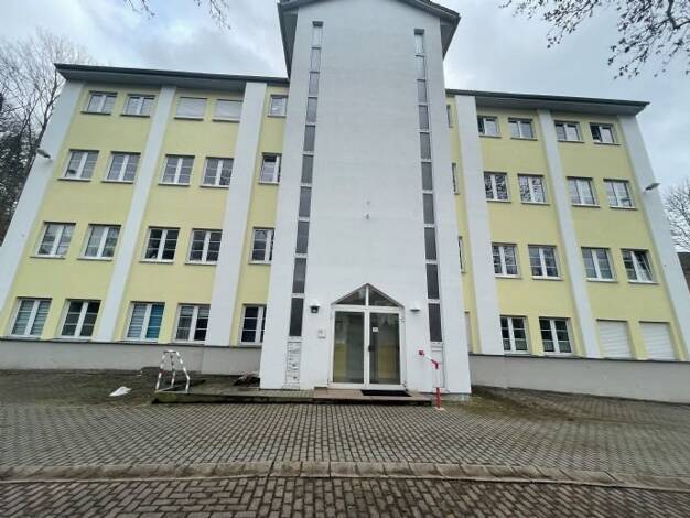 Wohnung zur Miete 350 € 2 Zimmer 53 m² frei ab sofort Kleine Bahnhofstraße 15 a Zella-Mehlis 98544