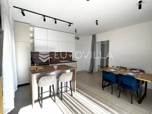 Haus zum Kauf 1.950.000 € 6 Zimmer 450 m² Hvar Hvar