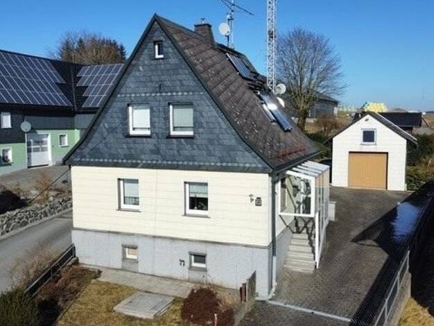Einfamilienhaus zum Kauf 129.000 € 7 Zimmer 105 m² 895 m² Grundstück frei ab sofort Tschirn Tschirn 96367