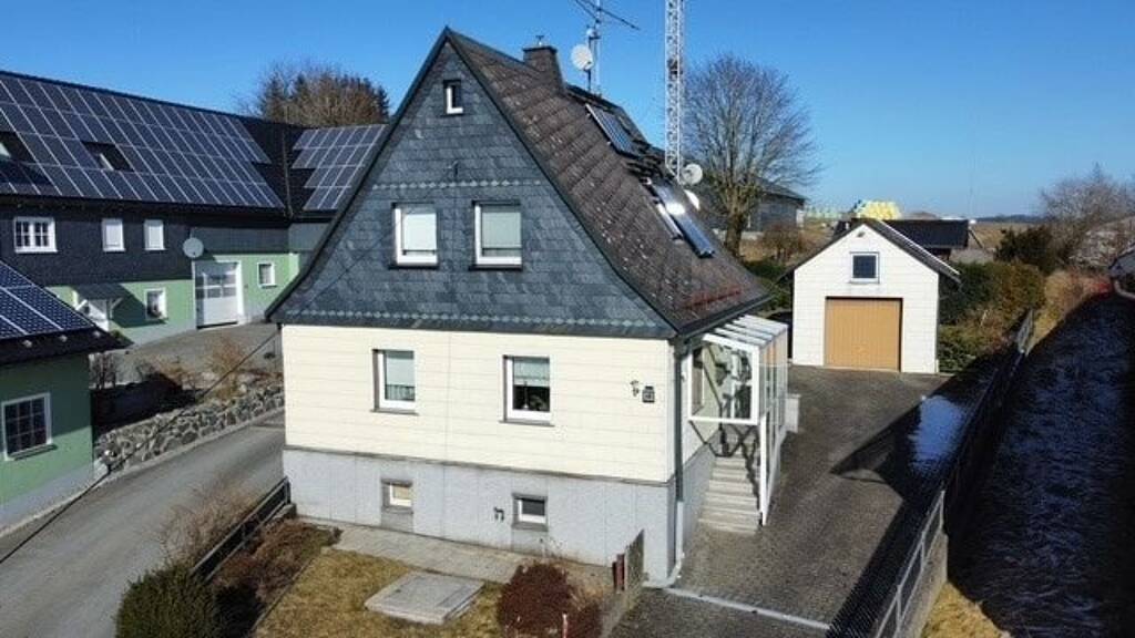 Einfamilienhaus zum Kauf 129.000 € 7 Zimmer 105 m² 895 m² Grundstück frei ab sofort Tschirn 96367