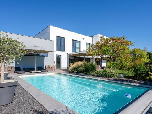 Haus zum Kauf 2.250.000 € 4 Zimmer 270 m² 6.812 m² Grundstück Fürstenfeldbruck Fürstenfeldbruck 82256