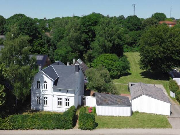 Villa zum Kauf 895.000 € 11 Zimmer 303 m² 1.155 m² Grundstück frei ab sofort Bad Bramstedt 24576
