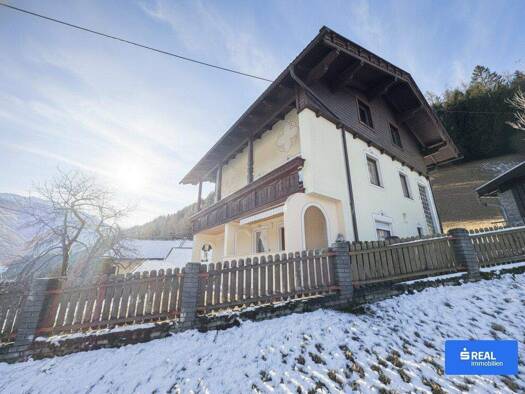 Haus zum Kauf 230.000 € 140 m² 383 m² Grundstück Stall 9832