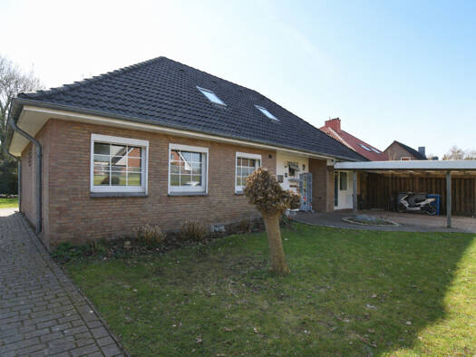 Einfamilienhaus zum Kauf 329.000 € 4,5 Zimmer 127,8 m² 860 m² Grundstück Jeddeloh II Edewecht 26188