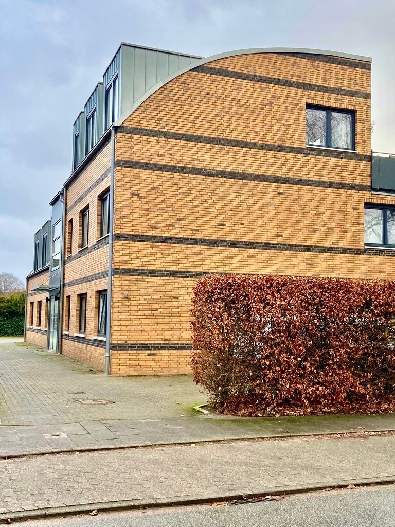 Wohnung zur Miete 825 € 3 Zimmer 74,2 m²<br/>Wohnfläche 1.<br/>Geschoss 01.01.2025<br/>Verfügbarkeit Stickgras I - Bezirk 6 Delmenhorst 27751