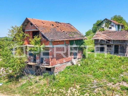 Einfamilienhaus zum Kauf 25.000 € 1 Zimmer 250 m² 8.369 m² Grundstück Petrinja 44250