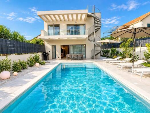 Villa zum Kauf - Erstbezug 1.100.000 € 4 Zimmer 232 m² Sutivan 21403