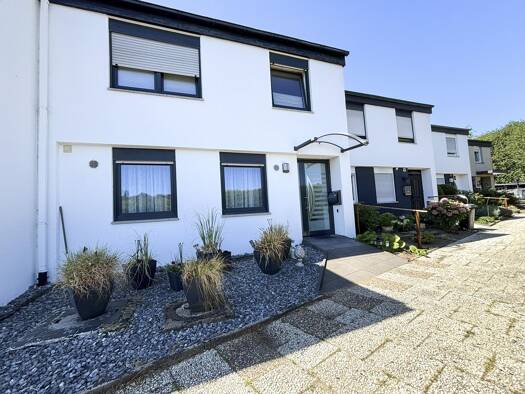 Reihenmittelhaus zum Kauf provisionsfrei 379.000 € 4 Zimmer 119,4 m² 231 m² Grundstück frei ab 01.11.2026 Mitte Heiligenhaus 42579