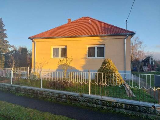 Einfamilienhaus zum Kauf 150.000 € 4 Zimmer 100 m² 7.500 m² Grundstück Felsömarac 9918